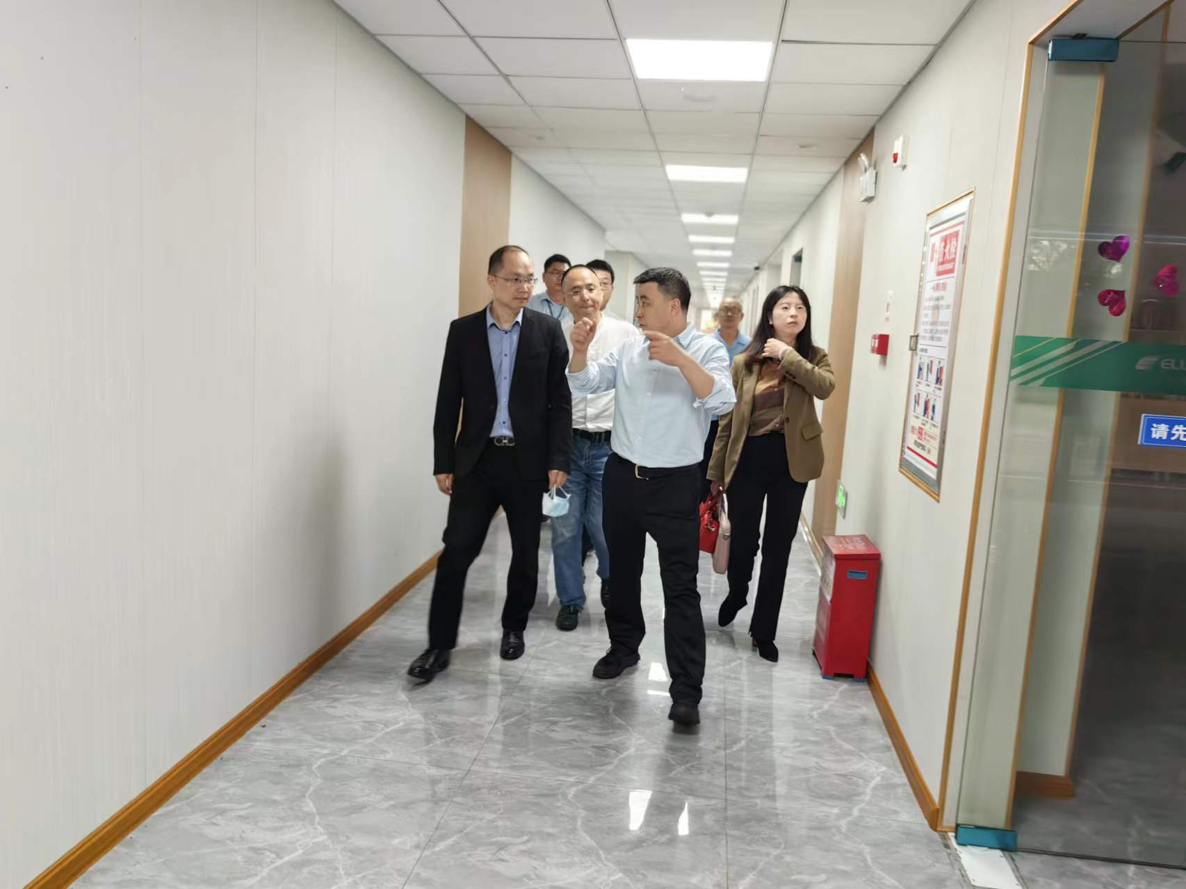节后慰问暖人心 | 九洲集团党委书记、董事长杨保平一行慰问2138cn太阳集团古天乐电子全体员工 